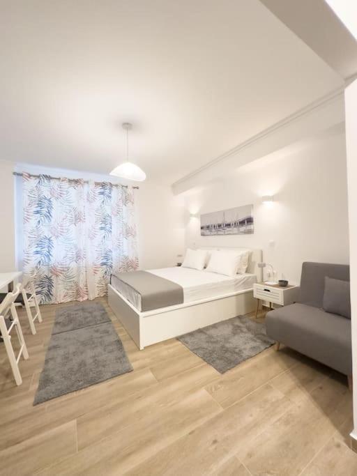 Ferienwohnung Petite Retreat In Kolonaki, Athens /Netflix Exterior foto