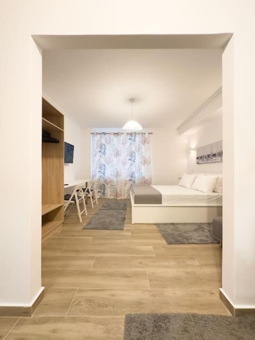 Ferienwohnung Petite Retreat In Kolonaki, Athens /Netflix Exterior foto
